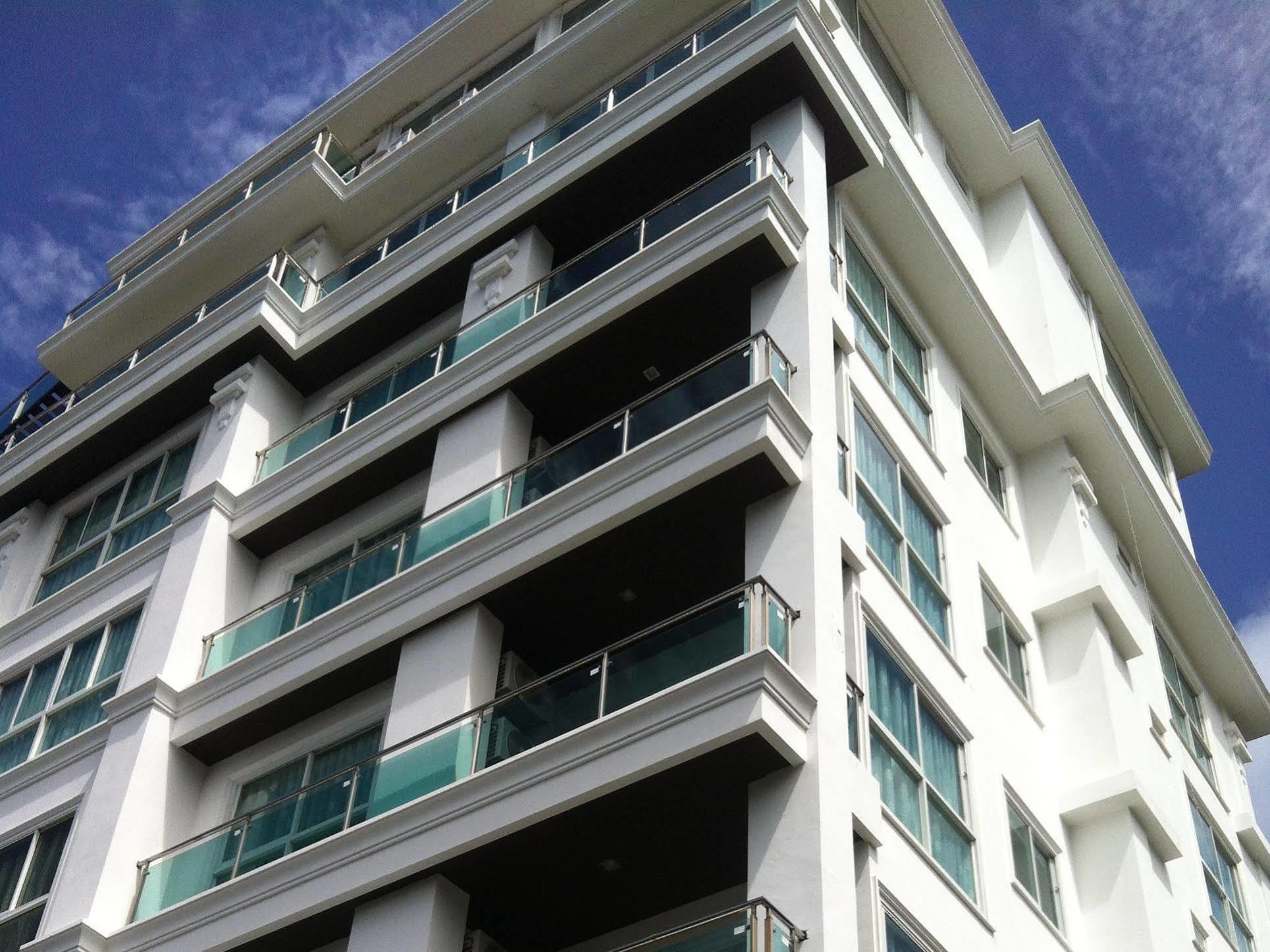 Goldstone Residency Patong , Phuket Apartman Kültér fotó