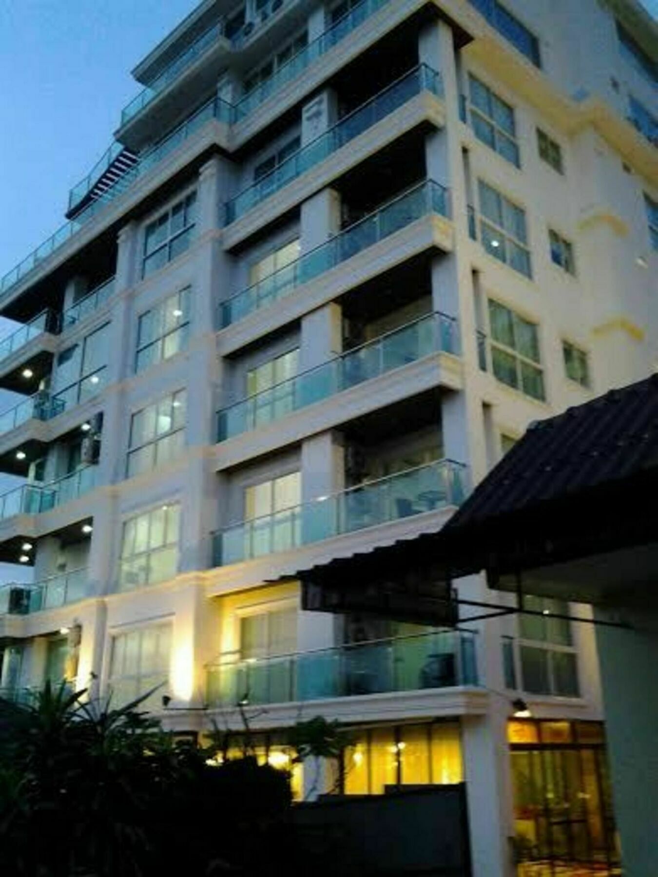 Goldstone Residency Patong , Phuket Apartman Kültér fotó