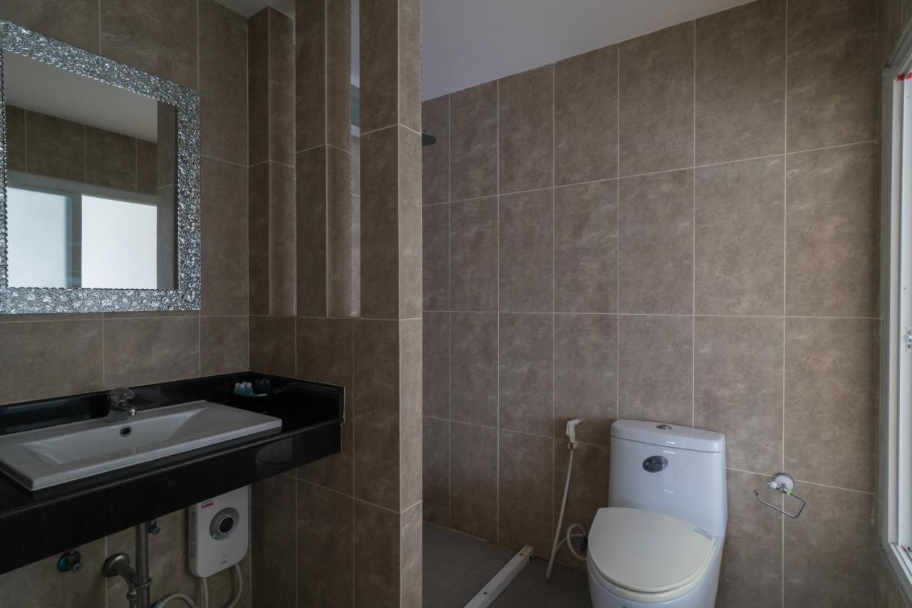 Goldstone Residency Patong , Phuket Apartman Kültér fotó